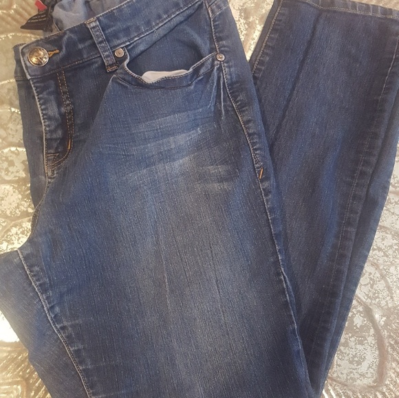 Jeans - Picture 2 of 3